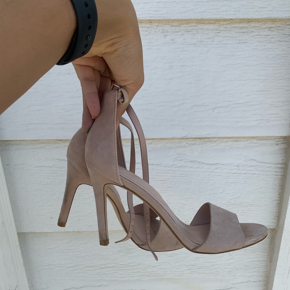 Also size 6.5 pink heel